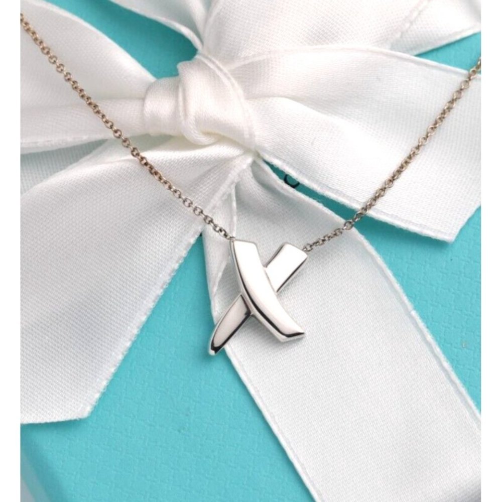 Tiffany & Co. Necklace Paloma Picasso X Kiss Sterling Silver Necklace 16" Chain - Picture 1 of 7